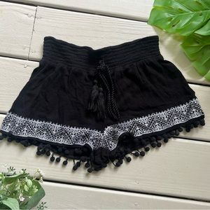 HOT KISS | Tassle Pom Pom Shorts Boho